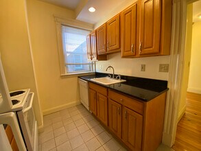54 Queensberry St, Unit 102-15 in Boston, MA - Building Photo - Building Photo