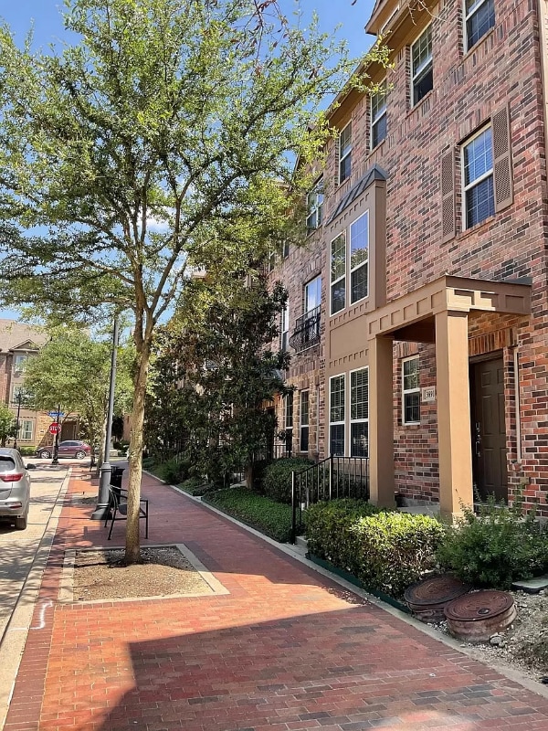 3890 Everwood Lane in Addison, TX - Building Photo - Building Photo