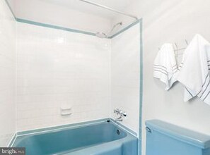 13206 Ewood Ln in Silver Spring, MD - Foto de edificio - Building Photo