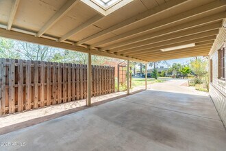 2434 E Pinchot Ave in Phoenix, AZ - Building Photo - Building Photo