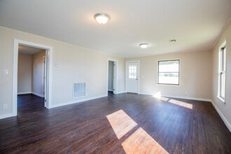 1105 Main St SW in Gravette, AR - Building Photo - Building Photo