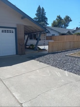 360 Lovers Ln in Vacaville, CA - Building Photo - Building Photo