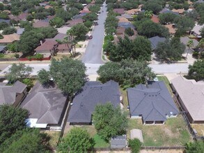 3301 Mynah Ave in McAllen, TX - Building Photo - Building Photo