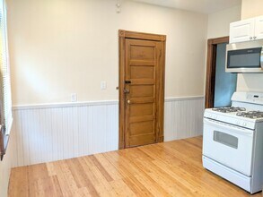9 Belknap St, Unit 3 in Somerville, MA - Building Photo - Building Photo