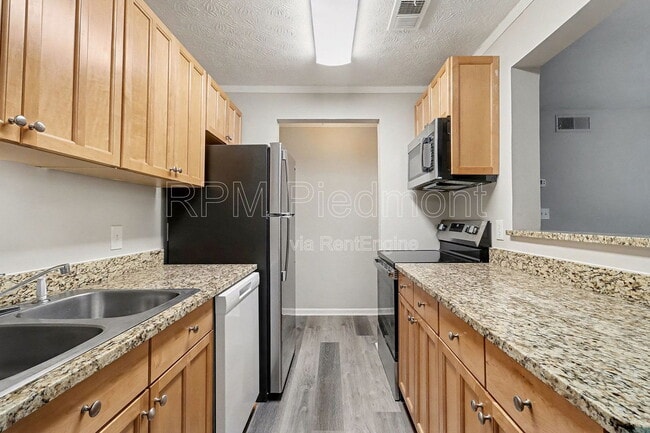 2396 Lawrenceville Hwy in Decatur, GA - Building Photo - Building Photo