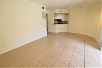 5512 Metrowest Blvd in Orlando, FL - Building Photo - Building Photo