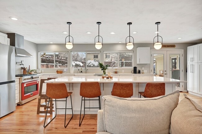 property at 6526 S Elizabeth Way