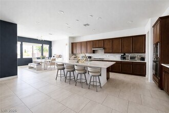 11386 Villa Bellagio Dr in Las Vegas, NV - Building Photo - Building Photo