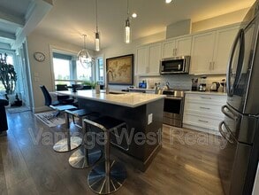 2331-2331 Tallus Ridge Dr in West Kelowna, BC - Building Photo - Building Photo