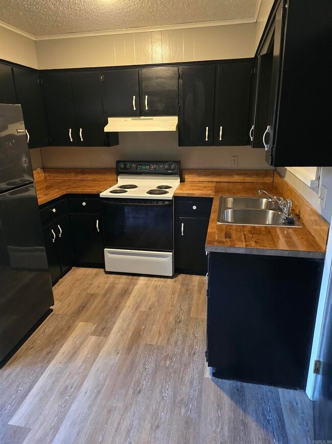 property at 11015 Charlotte Dr