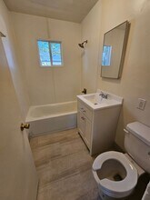 1-854 1/2 W Stewart Ave in Medford, OR - Building Photo - Building Photo