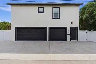 1 31st St S in St. Petersburg, FL - Building Photo