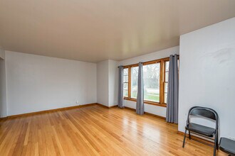 342 N Lewis Ave in Waukegan, IL - Building Photo - Building Photo