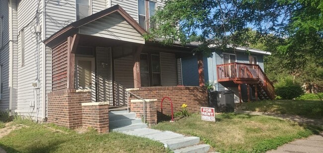 1425 6th St SE, Unit Main Level Unit #1