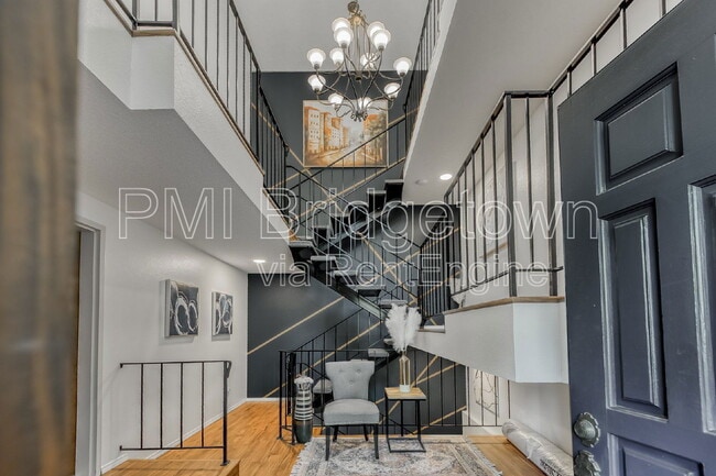 303 Cervantes Cir in Lake Oswego, OR - Building Photo - Building Photo