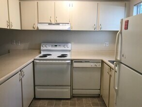 14547 NE 40th St in Bellevue, WA - Building Photo - Building Photo