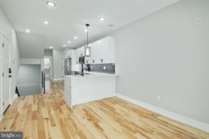 411 W Hewson St in Philadelphia, PA - Building Photo - Building Photo