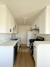 14718 Sylvan St in North Hollywood, CA - Building Photo - Building Photo