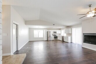10308 W Calle Del Oro in Phoenix, AZ - Building Photo - Building Photo