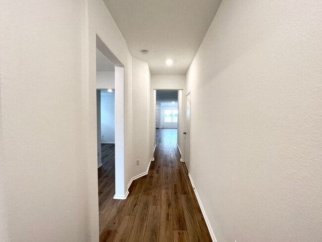 145 Perfect World Lp in Jarrell, TX - Building Photo - Building Photo