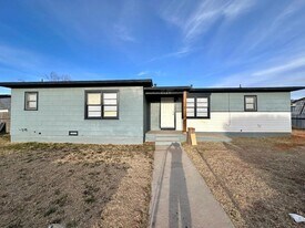 3120 Chestnut Ave in Odessa, TX - Building Photo