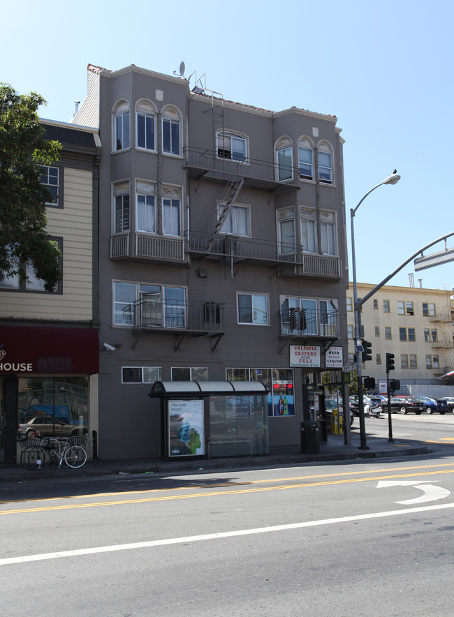 1300 Valencia St in San Francisco, CA - Building Photo - Building Photo