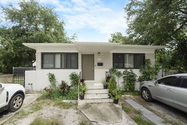 175 NW 68th St in Miami, FL - Building Photo - Building Photo