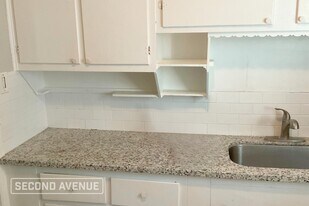 321 17th Ave N in Texas City, TX - Building Photo