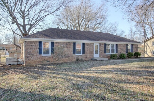 1585 Elberta Dr in Clarksville, TN - Building Photo - Building Photo