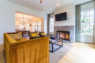 2067 Telfair Cir NE in Atlanta, GA - Foto de edificio - Building Photo