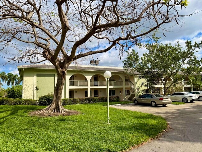 1101 Bahama Bend in Coconut Creek, FL - Building Photo - Building Photo