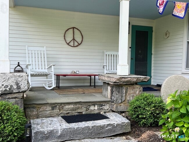269 Farmingville Rd in Ridgefield, CT - Building Photo - Building Photo