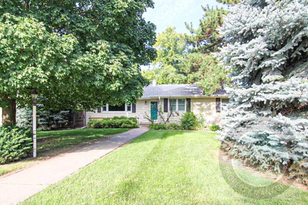 1038 N 63rd St in Omaha, NE - Building Photo