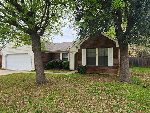 309 Sage Ln in Euless, TX - Building Photo - Building Photo