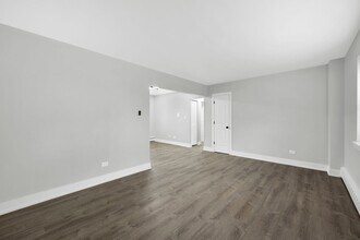 2050 E 72nd Pl 2050-2060 E 72nd Pl Chicago, IL 60649 in Chicago, IL - Foto de edificio - Building Photo