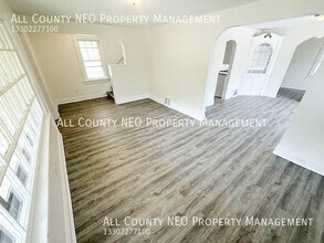 897 McKinley Ave in Akron, OH - Building Photo - Building Photo