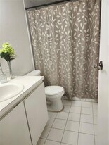 17901 NW 68th Ave in Hialeah, FL - Building Photo