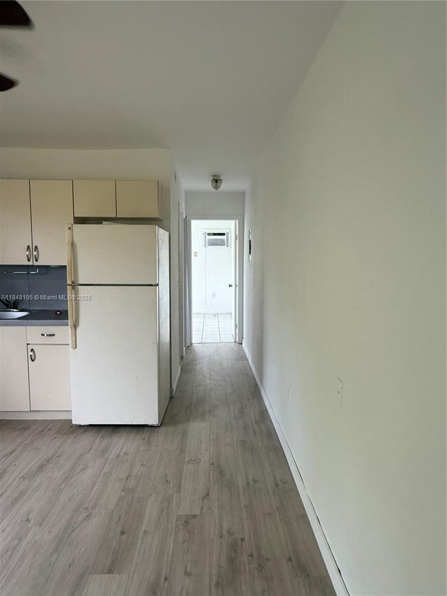 1720 W 42nd St in Hialeah, FL - Building Photo - Building Photo