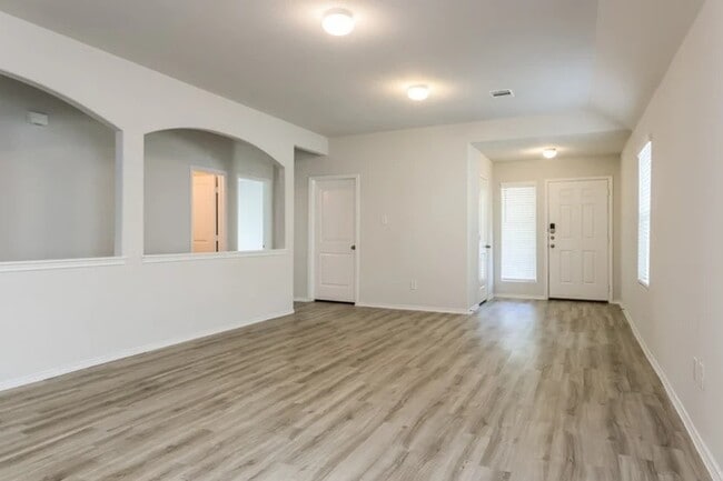 2700 Madison Ct