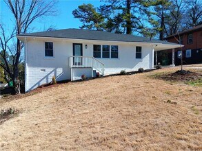 2724 Larkspur Dr SE, Unit 0821 in Atlanta, GA - Building Photo - Building Photo