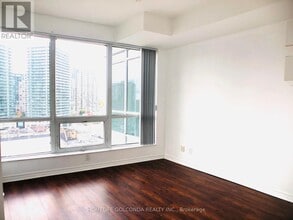 18 Holmes Ave in Toronto, ON - Building Photo - Building Photo