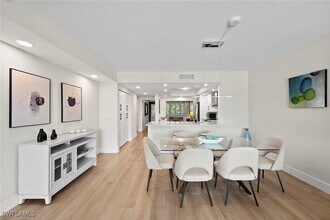 6360 Pelican Bay Blvd in Naples, FL - Building Photo - Building Photo