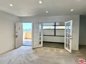 1023 Hancock Ave in West Hollywood, CA - Building Photo - Building Photo
