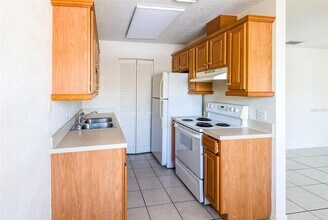 23385 Farnam St, Unit 3 in Port Charlotte, FL - Building Photo - Building Photo