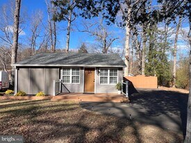 33 Old US Hwy 1 in Stafford, VA - Building Photo