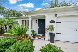 171 Salmon Dr NE in Palm Bay, FL - Building Photo