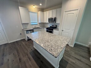 3906 Deledda Dr in Katy, TX - Building Photo - Building Photo