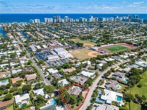 4620 NE 25th Ave in Fort Lauderdale, FL - Foto de edificio - Building Photo