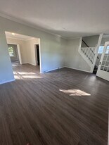 1054 Yellowstone Rd in Cleveland Heights, OH - Building Photo