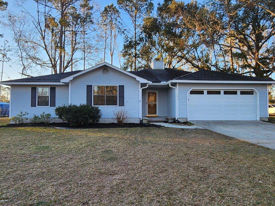 3824 Honeysuckle Dr in Valdosta, GA - Building Photo